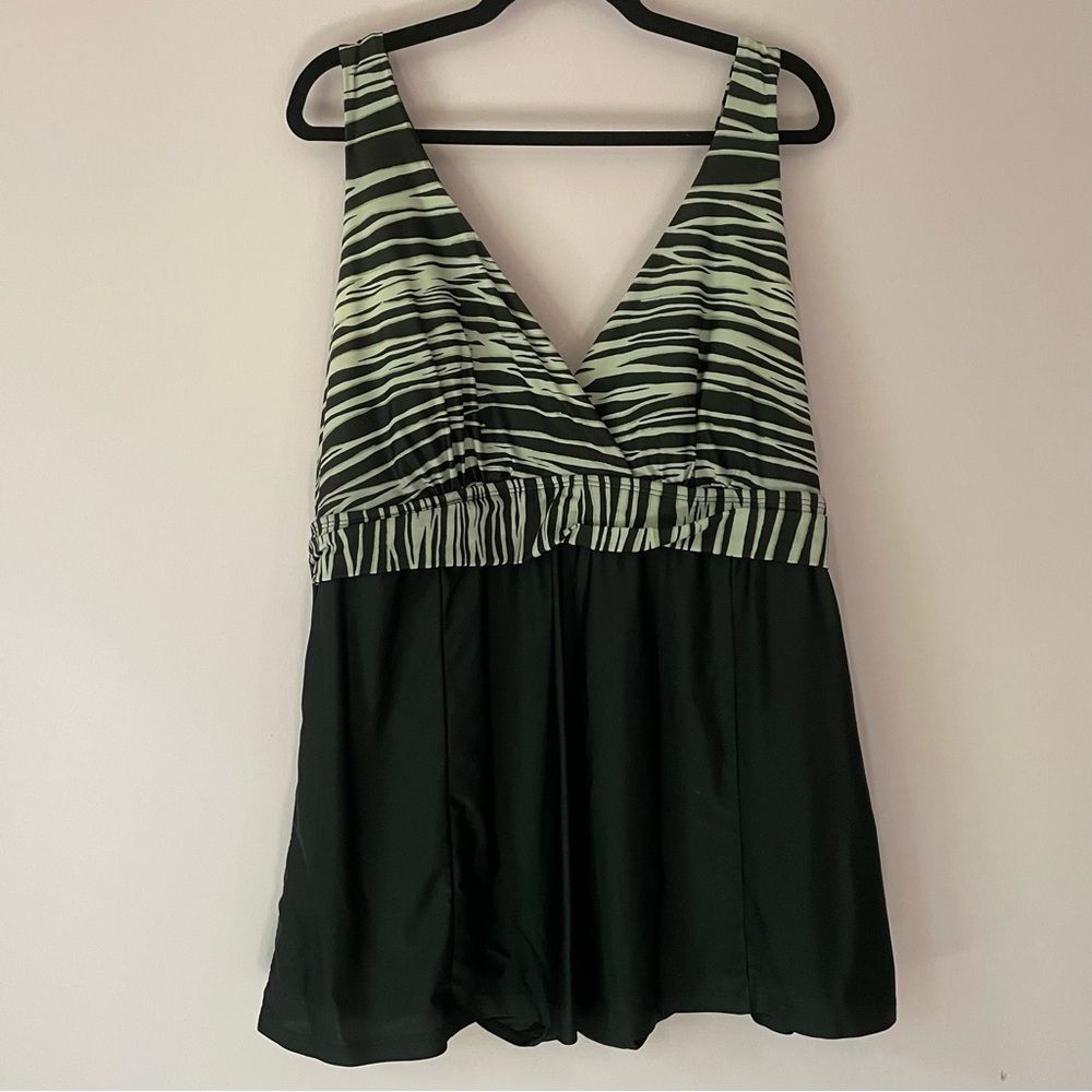 Fresh Water Swim Dress Size 22W Zebra Print Silver Black One Piece Bikini